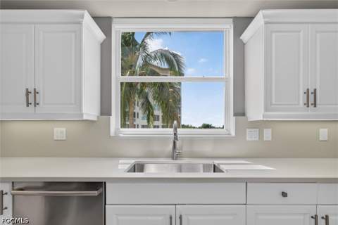 15140 Harbour Isle Dr 301, Fort Myers FL - photo 14 of 33