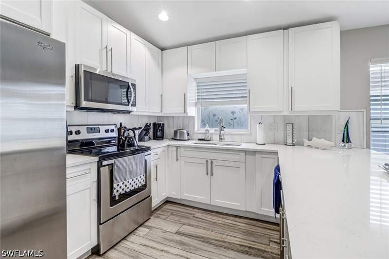 3 bedroom SingleFamilyResidence at 851 102nd Ave N, Naples Park, Naples — photo 2