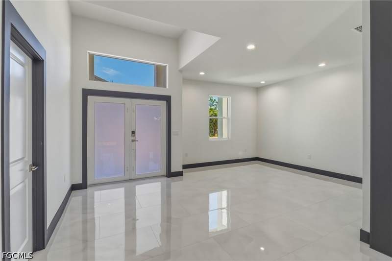 3 bedroom SingleFamilyResidence at 442 Mercedes Ct, Lehigh Acres, Lehigh Acres — photo 3