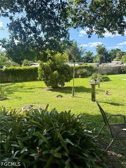 8180 Breeze Dr, North Fort Myers FL - photo 12 of 18