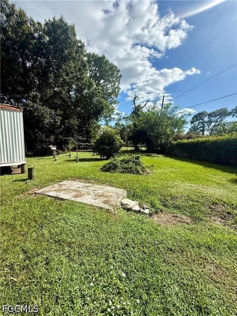 8180 Breeze Dr, North Fort Myers FL - photo 8 of 18