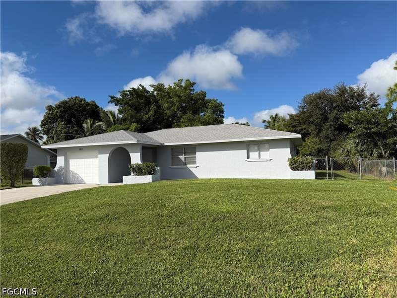 3 bedroom SingleFamilyResidence at 1813 48th St SW, Golden Gate City, Naples — photo 3