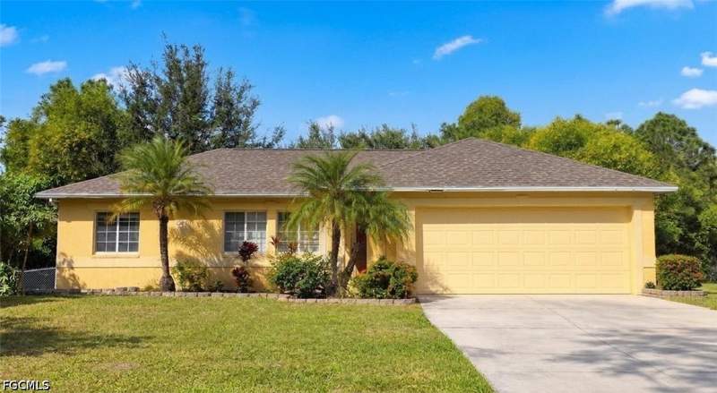 4 bedroom SingleFamilyResidence at 2935 45th Ave NE, Golden Gate Estates, Naples — photo 2