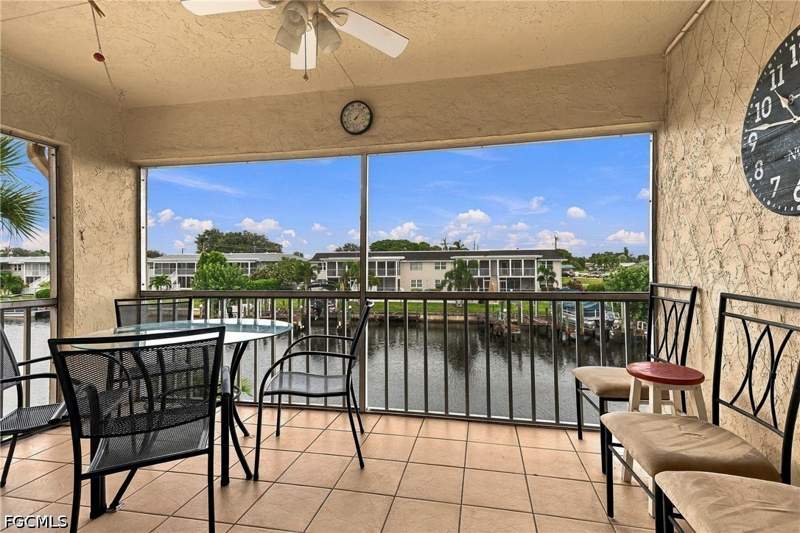 2 bedroom Condominium at 909 SE 46th Ln 209, Cape Palms Condo, Cape Coral — photo 3