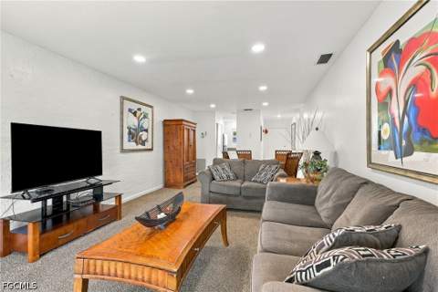 909 SE 46th Ln 209, Cape Coral FL - photo 6 of 24
