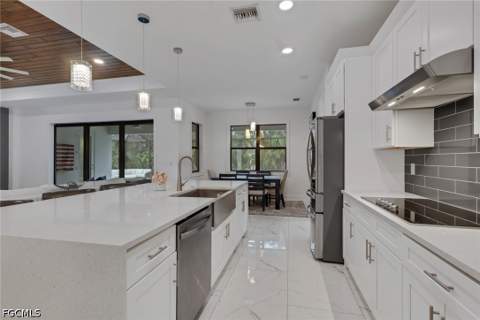 2806 Miracle Pkwy, Cape Coral FL - photo 11 of 44