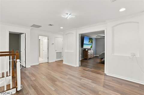 2446 Heydon Cir E, Naples FL - photo 19 of 49