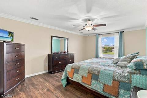 2446 Heydon Cir E, Naples FL - photo 20 of 49