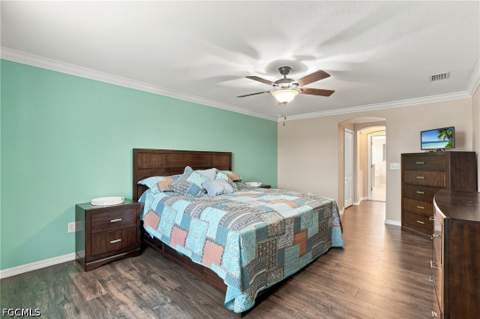 2446 Heydon Cir E, Naples FL - photo 21 of 49