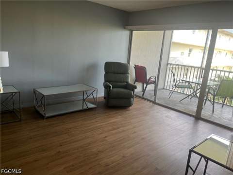 6220 Augusta Dr 301, Fort Myers FL - photo 10 of 38
