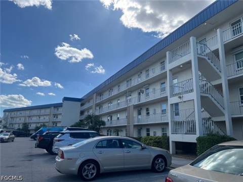 6220 Augusta Dr 301, Fort Myers FL - photo 17 of 38