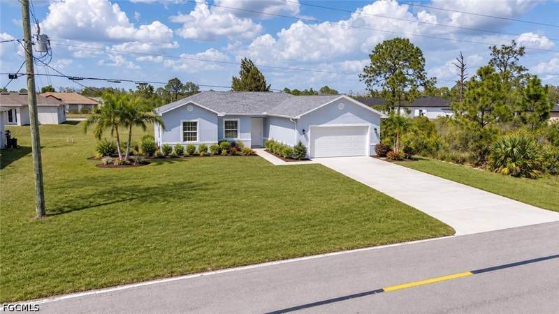 4 bedroom SingleFamilyResidence at 1927 Richmond Ave N, Greenbriar, Lehigh Acres — photo 2