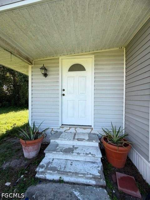 2 bedroom ManufacturedHome at 18341 Wayne Dr, Palm Creek, North Fort Myers — photo 2