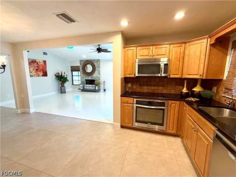 15853 Silverado Ct, Fort Myers FL - photo 17 of 45
