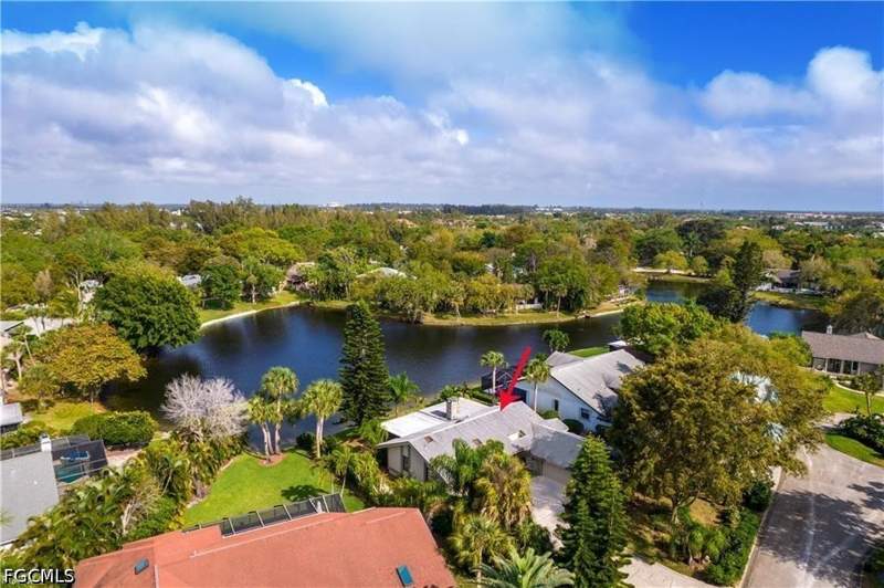 3 bedroom SingleFamilyResidence at 15853 Silverado Ct, McGregor Woods, Fort Myers — photo 2