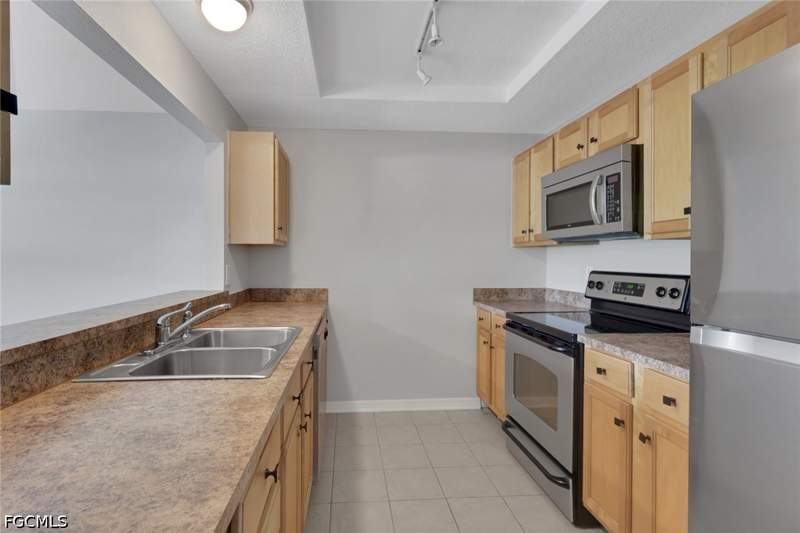 1 bedroom Condominium at 3322 N Key Dr 3, Palms At Waters Edge, North Fort Myers — photo 4