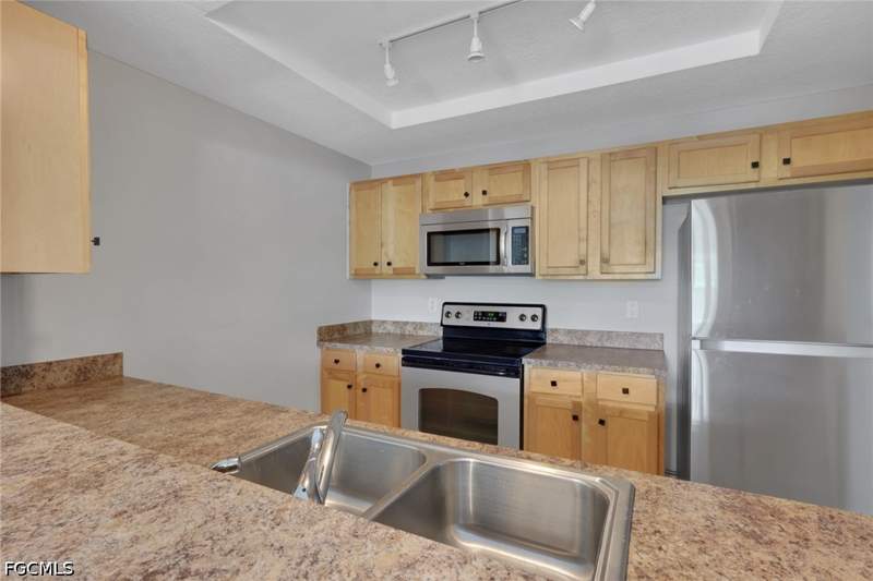 1 bedroom Condominium at 3322 N Key Dr 3, Palms At Waters Edge, North Fort Myers — photo 5