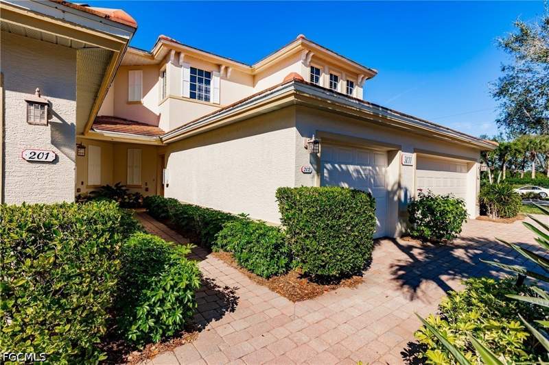 3 bedroom Condominium at 3011 Meandering Way 202, Idlewild, Fort Myers — photo 3