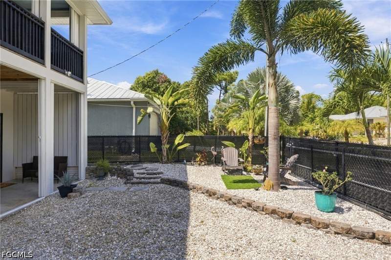 2 bedroom SingleFamilyResidence at 7263 Hibiscus Ave, Sundiet Village, Bokeelia — photo 4