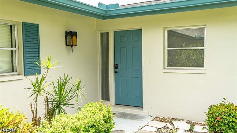 2 bedroom Condominium at 5541 Westwind Ln, Whiskey Creek Village Green, Fort Myers — photo 2