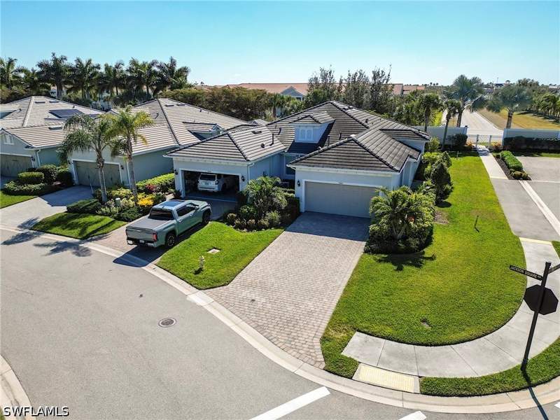 2 bedroom Attached at 10641 Jackson Square Dr, Tidewater, Estero — photo 3