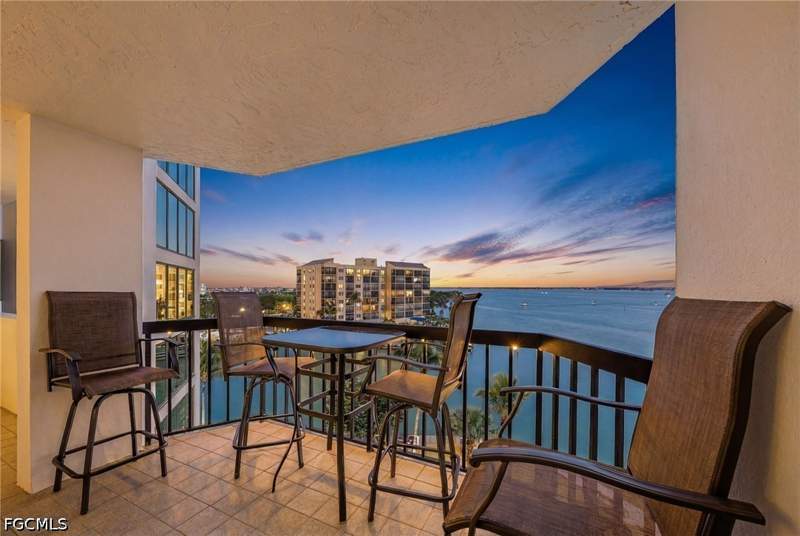 2 bedroom Condominium at 4265 Bay Beach Ln 522, Harbour Pointe Condo, Fort Myers Beach — photo 2