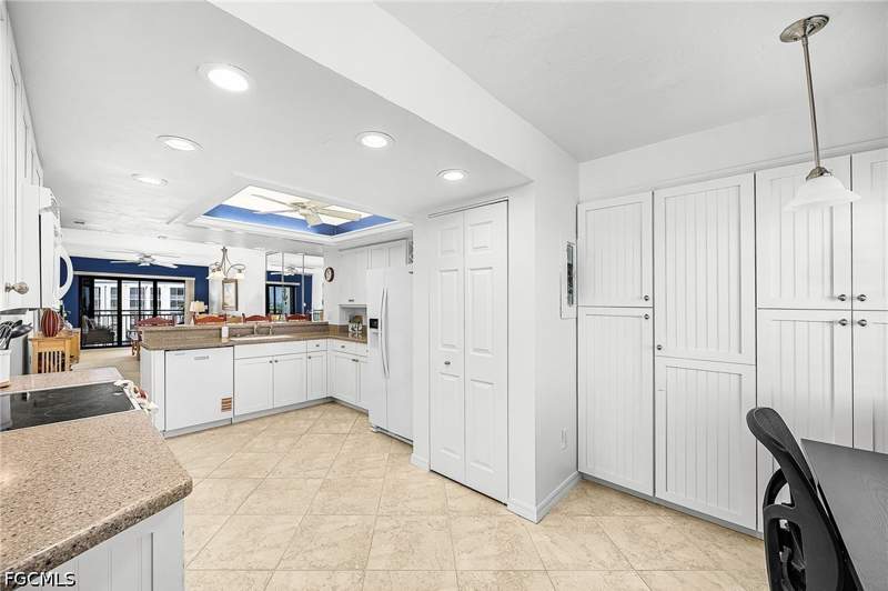 2 bedroom Condominium at 4265 Bay Beach Ln 522, Harbour Pointe Condo, Fort Myers Beach — photo 4