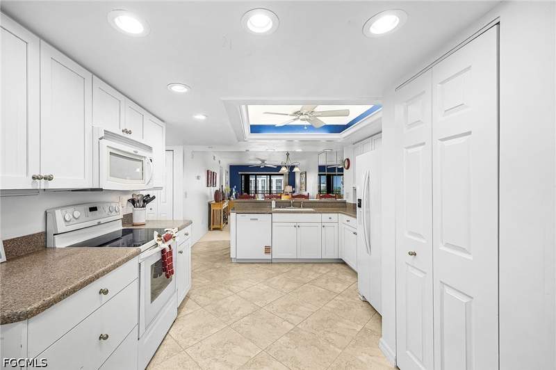 2 bedroom Condominium at 4265 Bay Beach Ln 522, Harbour Pointe Condo, Fort Myers Beach — photo 5