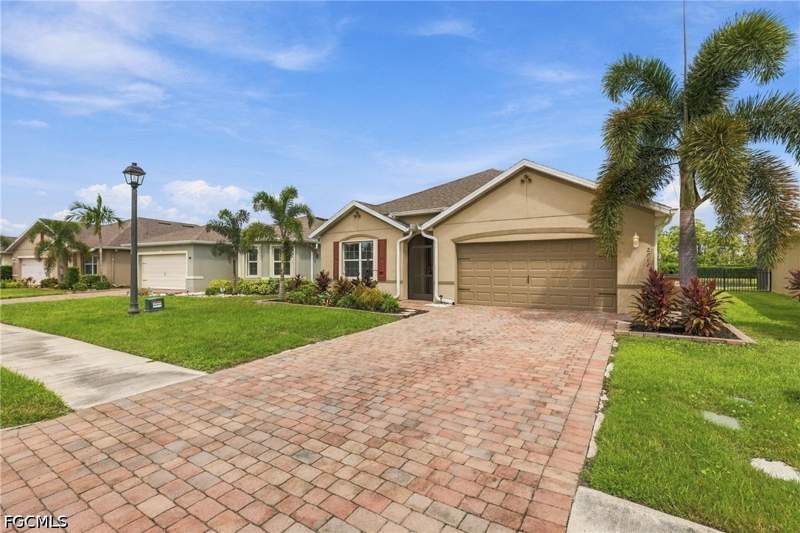 4 bedroom SingleFamilyResidence at 2717 Foralesca Ct, Entrada, Cape Coral — photo 2