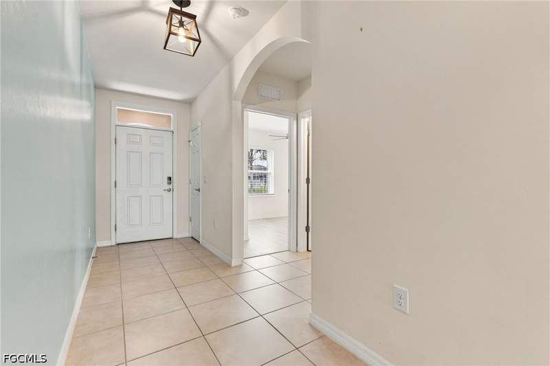 4 bedroom SingleFamilyResidence at 2717 Foralesca Ct, Entrada, Cape Coral — photo 4