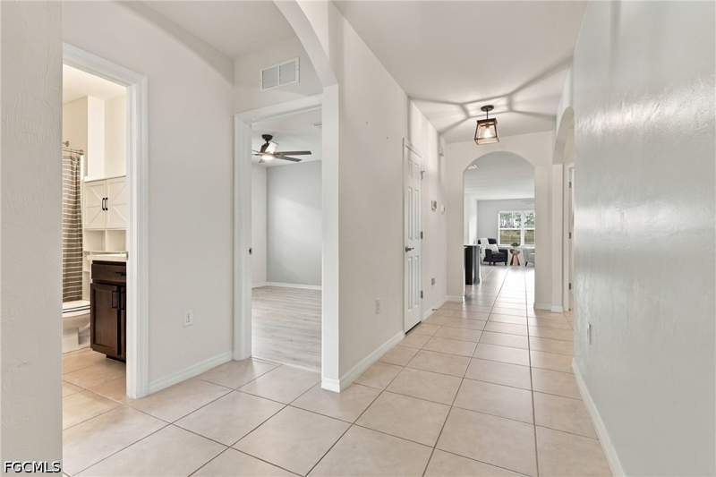 4 bedroom SingleFamilyResidence at 2717 Foralesca Ct, Entrada, Cape Coral — photo 5