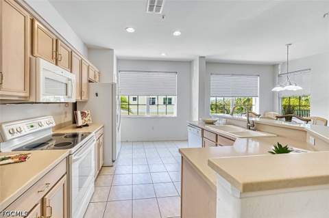 20021 Sanibel View Cir 101, Fort Myers FL - photo 12 of 46