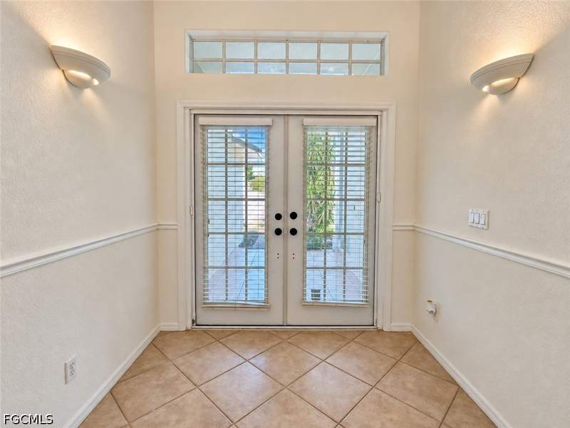 3 bedroom SingleFamilyResidence at 2106 SW 52nd Ter, Cape Coral, Cape Coral — photo 2