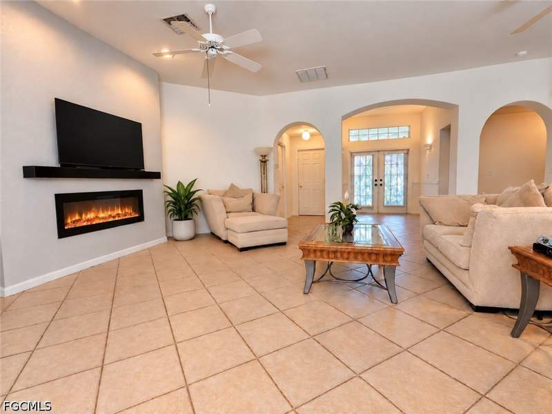 3 bedroom SingleFamilyResidence at 2106 SW 52nd Ter, Cape Coral, Cape Coral — photo 5