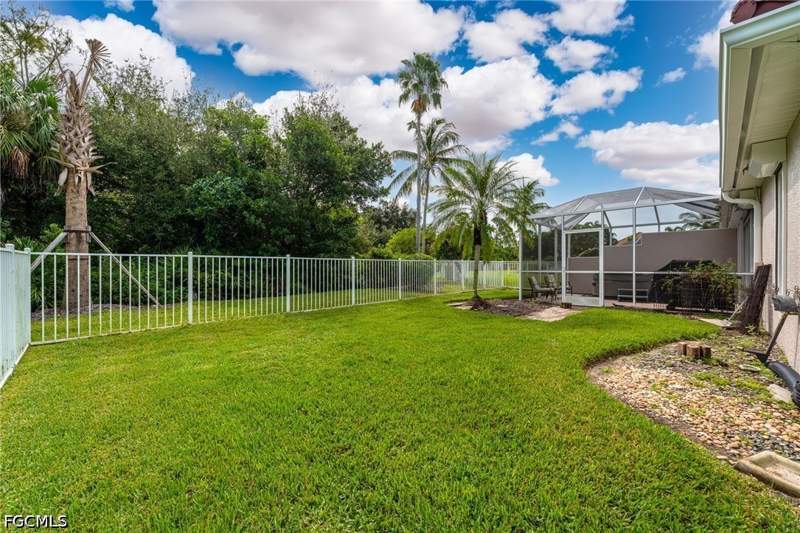 3 bedroom Attached at 13812 Lily Pad Cir, Reflection Lakes, Fort Myers — photo 2