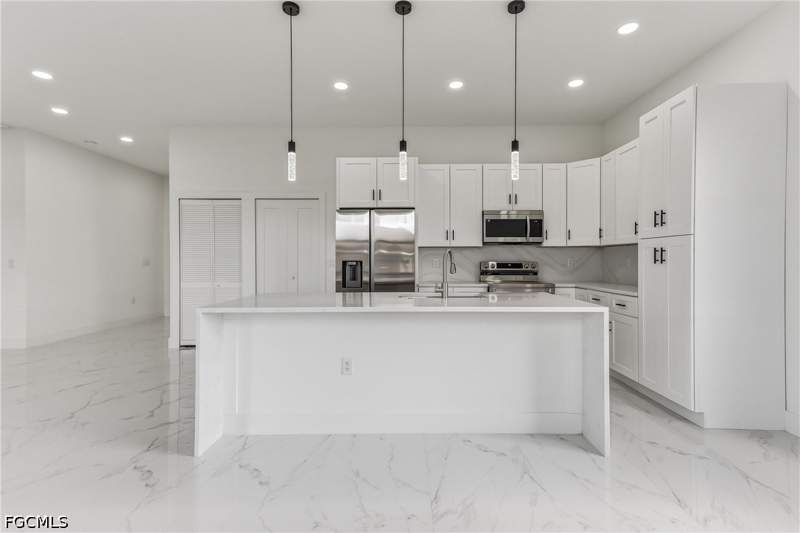 3 bedroom SingleFamilyResidence at 4002 9th St SW, Lehigh Acres, Lehigh Acres — photo 4