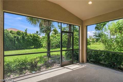 2022 Fairmont Ln, Naples FL - photo 17 of 43