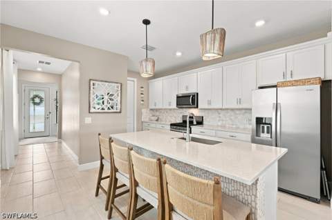 1880 Sierra Ct, Naples FL - photo 7 of 38