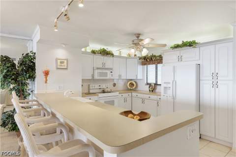 15011 Punta Rassa Rd 903, Fort Myers FL - photo 10 of 28