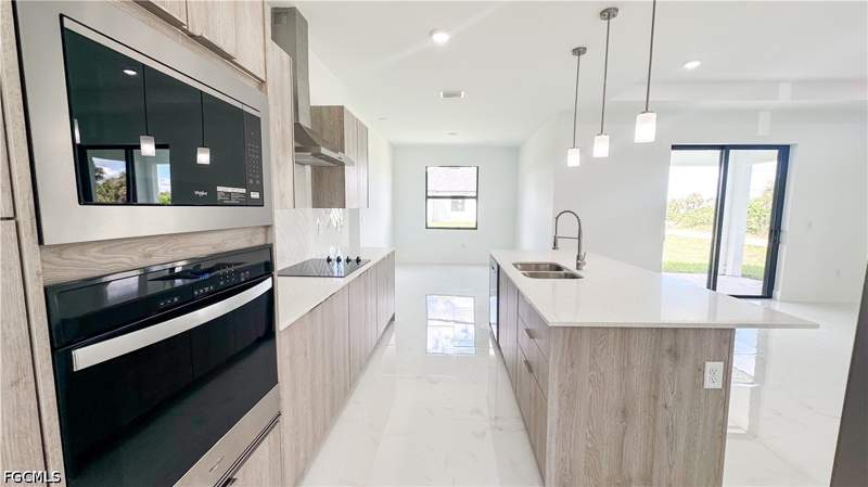 4 bedroom SingleFamilyResidence at 733 Alee St E, Lehigh Acres, Lehigh Acres — photo 5