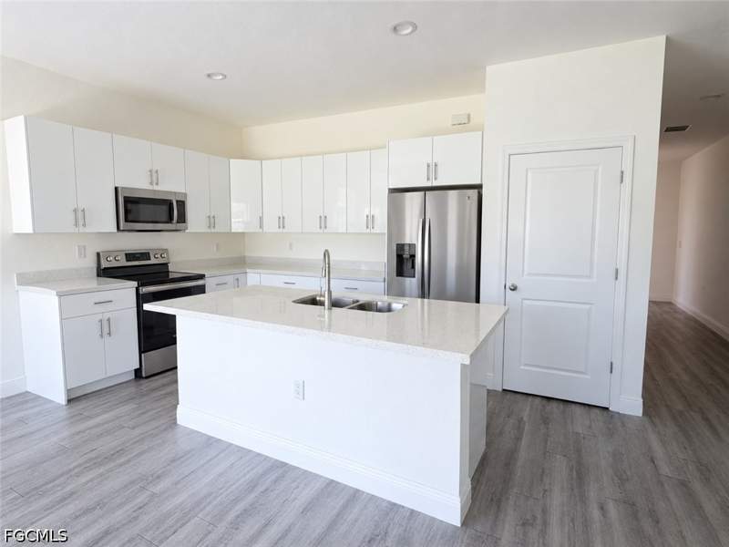 3 bedroom SingleFamilyResidence at 613 Greenbriar Blvd NW, Lehigh Acres, Lehigh Acres — photo 3