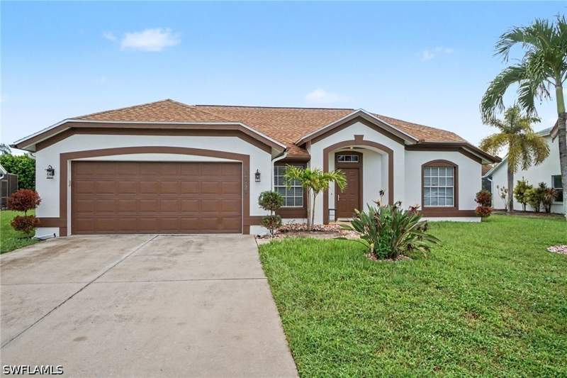 3 bedroom SingleFamilyResidence at 22394 Fountain Lakes Blvd, Fountain Lakes, Estero — photo 3