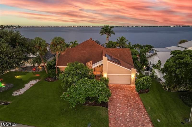 4 bedroom SingleFamilyResidence at 2901 SE 22nd Pl, Cape Coral, Cape Coral — photo 2