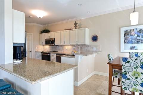 175 Barefoot Cir, Bonita Springs FL - photo 20 of 45