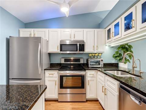 2017 Pine Isle Ln, Naples FL - photo 11 of 46