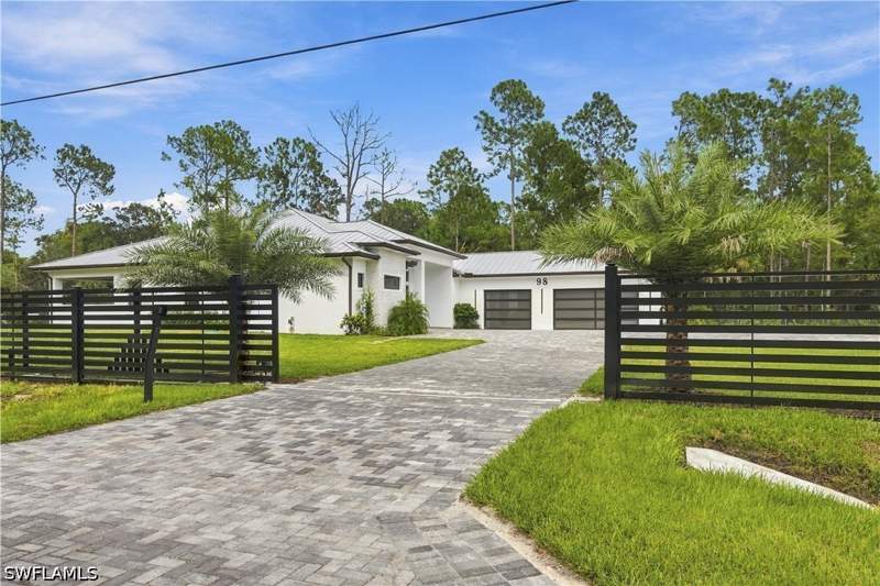 5 bedroom SingleFamilyResidence at 98 10th St NE, Golden Gate Estates, Naples — photo 5