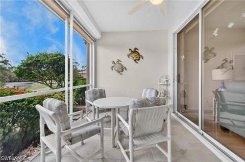 528 Lake Louise Cir 301, Naples FL - photo 23 of 31