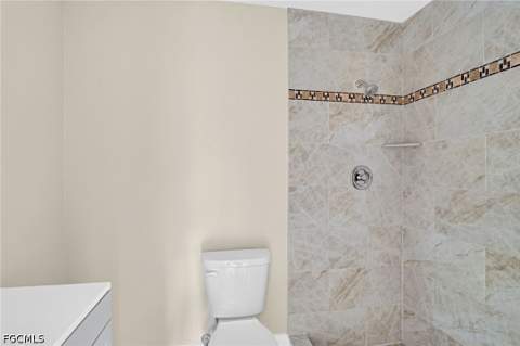 6305 Royal Woods Dr, Fort Myers FL - photo 22 of 58