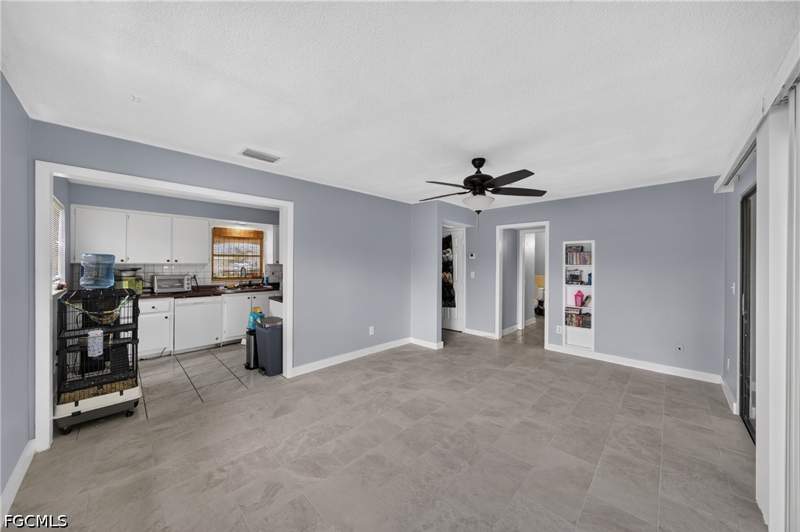 2 bedroom Condominium at 2544 1st St 108, Edison Apartments Condo, Fort Myers — photo 4