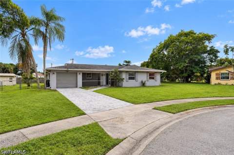 4587 Tennyson Dr, North Fort Myers FL - photo 8 of 50
